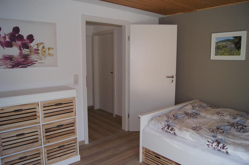 Wein-&Ferienhaus Jörg Weirich Bernkastel-Kues Zimmer foto